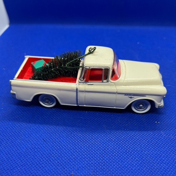 Keepsake Ornament 1956 Chevrolet Cameo - Picture 3 of 7
